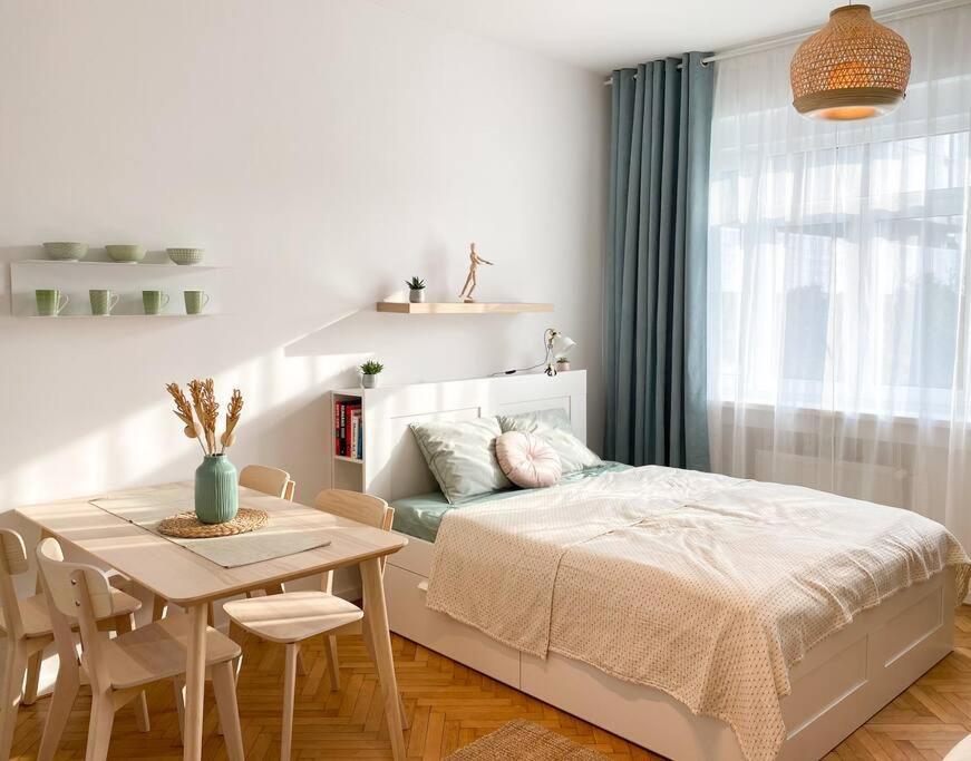 Cute Studio In Old Town Bratislava Eksteriør billede